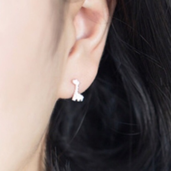 🦒LAST PAIR 🦒 Mini Giraffe 925 Silver Earrings - Picture 3 of 4